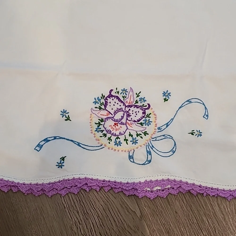 Vintage Embroidered White Pillowcases with Floral Design